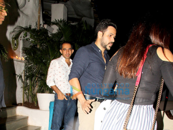 Emraan Hashmi snapped with his wife Parveen Shahani