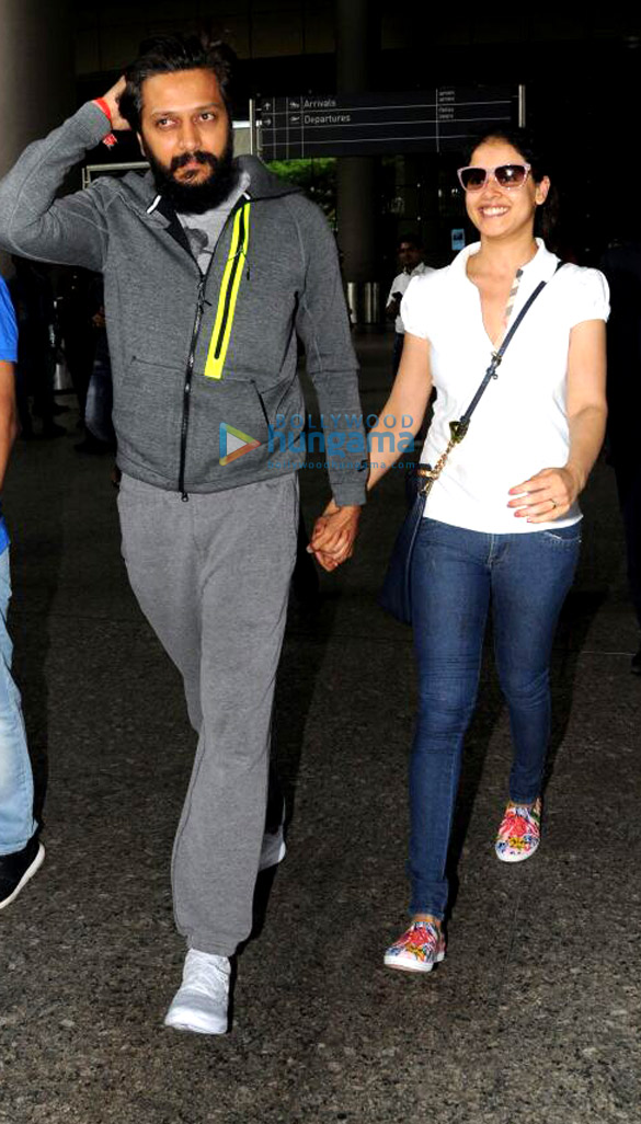 genelia dsouza arrives at the airport to receive her hubby riteish deshmukh as he returns from n 6