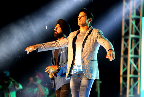 gippy grewal farhan akhtar promote lucknow central in chandigarh 6