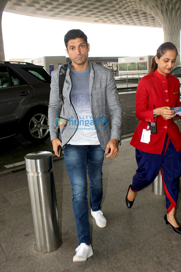 Farhan Akhtar and Karisma Kapoor snapped at the airport