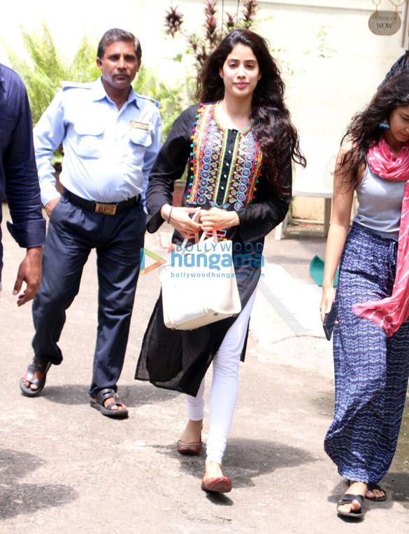 jahnavi kapoor snapped during her dance rehearsals 3