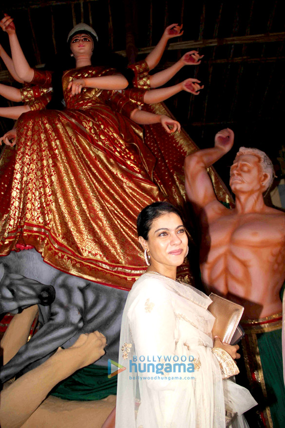 kajol and family snapped at durga pandal in mumbai 3