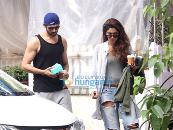 Kartik Aaryan snapped in Bandra