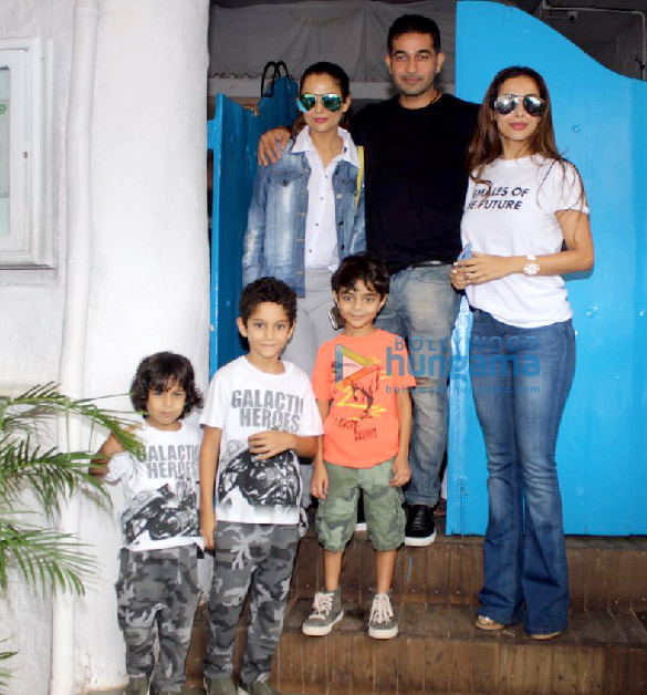 malaika arora and sister amrita arora snapped at olive in bandra 1