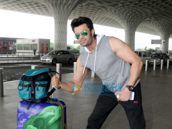 Manish Paul snapped at the airport