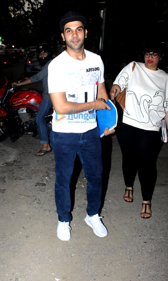 rajkummar rao snapped at bandra 1