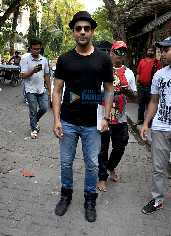 rajkummar rao snapped post a meeting in juhu 3
