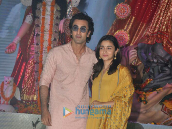 Ranbir Kapoor, Alia Bhatt, Rani Mukherji and others snapped at Durga Pooja in Juhu