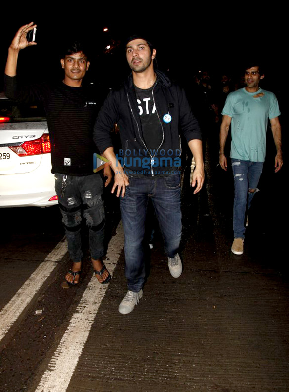 ranbir kapoor varun dhawan arjun kapoor aditya roy kapur and ileana dcruz snapped post party at sucasa bandra 2