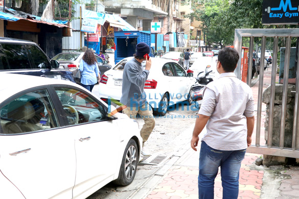 ranbir kapoor spotted at a clinic in bandra 4