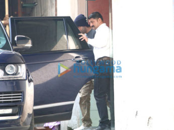 Ranbir Kapoor spotted at a clinic in Bandra