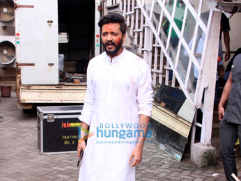 Riteish Deshmukh spotted after photoshoot at Mehboob Studio