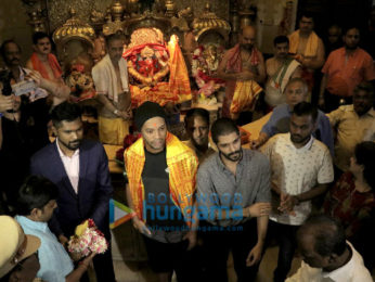 Ronaldinho visit Sidhivinayak temple in Mumbai