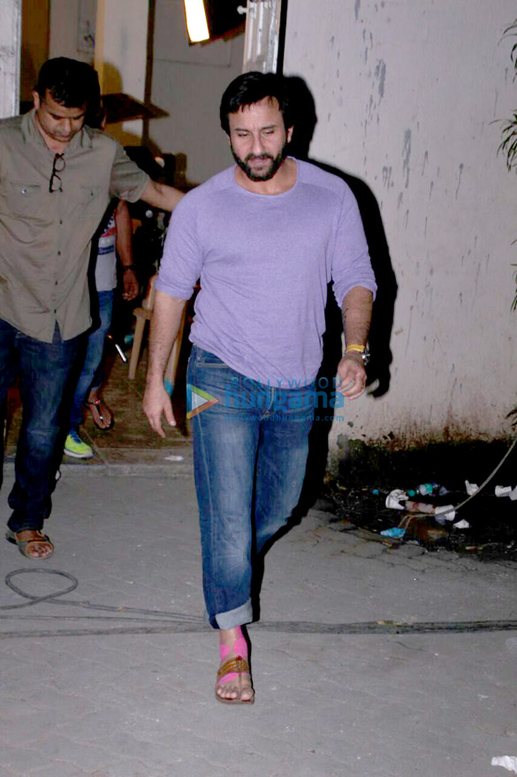 saif ali khan snapped at mehboob studio 5 2