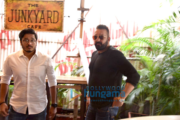 sanjay dutt snapped promoting the film bhoomi 4