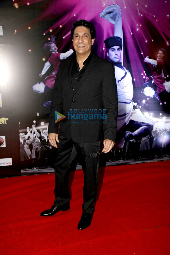 shah rukh khan graces hema malinis dance event with international artist 10