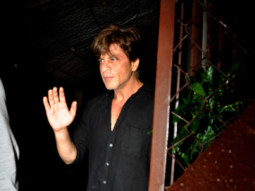 Shah Rukh Khan snapped post dubbing in Bandra