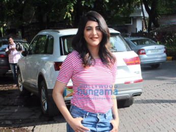 Shruti Haasan snapped in Bandra