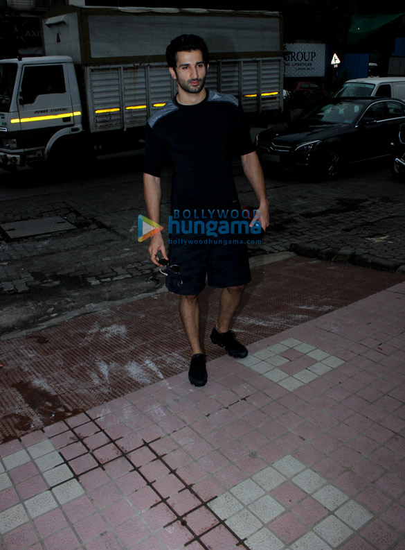 siddharth gupta and snapped at the gym 2