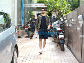 Sidhant Gupta snapped post his gym session in Bandra