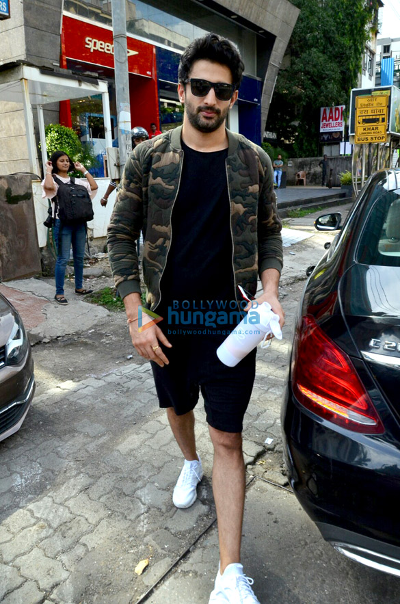 sidhant gupta snapped post his gym session in bandra 6