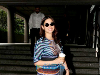 Sonam Kapoor, Shraddha Kapoor, Jacqueline Fernandez, Vidyut Jammwal and Rhea Kapoor snapped at the airport