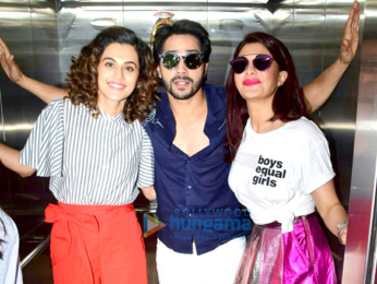 Team of 'Judwa 2' snapped in an elevator