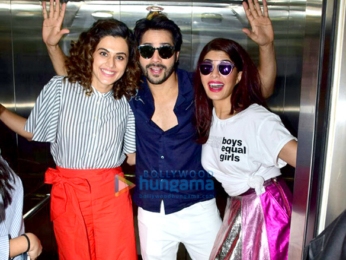 Team of 'Judwa 2' snapped in an elevator