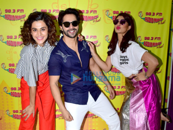 Varun Dhawan, Jacqueline Fernandez and Taapsee Pannu promote 'Judwaa 2' at 98.3 FM Radio Mirchi