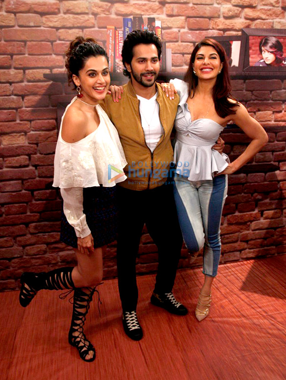 Varun Dhawan, Jacqueline Fernandez and Taapsee Pannu snapped promoting ‘Judwaa 2’ at Mehboob Studio Varun Dhawan, Jacqueline Fernandez and Taapsee Pannu snapped promoting ‘Judwaa 2’ at Mehboob Studio