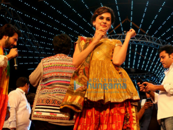 Varun Dhawan, Jacqueline Fernandez, Taapsee Pannu promote 'Judwaa 2' at Falguni Pathak's Navratri event