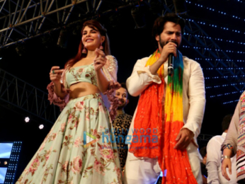 Varun Dhawan, Jacqueline Fernandez, Taapsee Pannu promote 'Judwaa 2' at Falguni Pathak's Navratri event