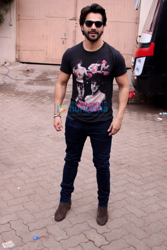 Varun Dhawan and Taapsee Pannu spotted at Mehboob Studio for ‘Judwaa 2’ interviews Varun Dhawan and Taapsee Pannu spotted at Mehboob Studio for ‘Judwaa 2’ interviews