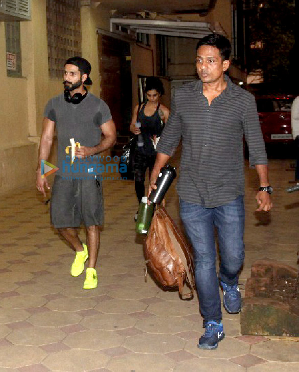 Shahid Kapoor snapped post his gym session Shahid Kapoor snapped post his gym session
