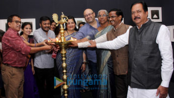 Anuradha Paudwal and others grace the inauguration of Kuldip Karegaonkar’s latest exhibition ‘Maati’