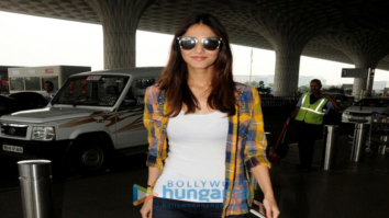 Vaani Kapoor, Shruti Haasan and Aftab Shivdasani spotted at the airport