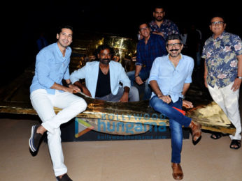 Dino Morea, Mukesh Rishi and others grace the opening of Akhilesh Kumar's art show 'Sochalay'