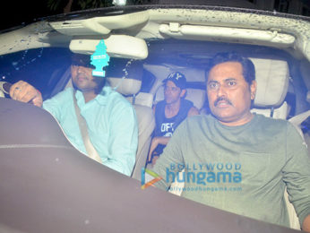 Hrithik Roshan, Farah Khan and others snapped at Farhan Akhtar's bash