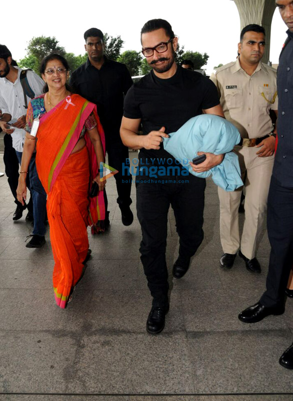 Aamir Khan, Zaira Wasim, Prateik Babbar, Kim Sharma, and Aditi Rao Hydari and others snapped at the airport Aamir Khan, Zaira Wasim, Prateik Babbar, Kim Sharma, and Aditi Rao Hydari and others snapped at the airport