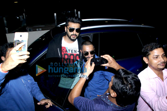 arjun kapoor and ayushmann khurrana snapped at the airport 5 2