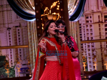Armaan Malik and Kanika Kapoor snapped on the sets of the show ‘Aunty Boli Lagao Boli’