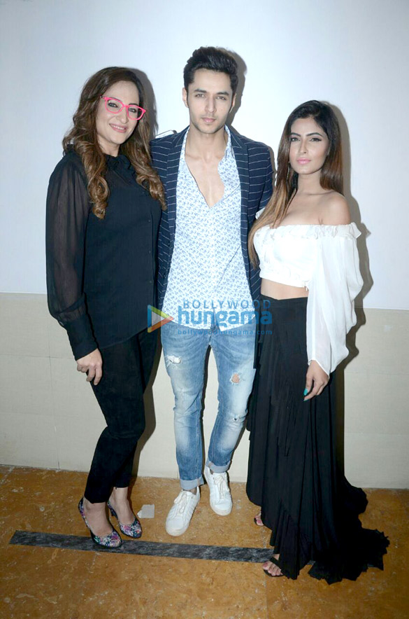 cast of ragini mms returns snapped interacting with the media 5