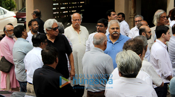celebs attend kundan shahs funeral 5