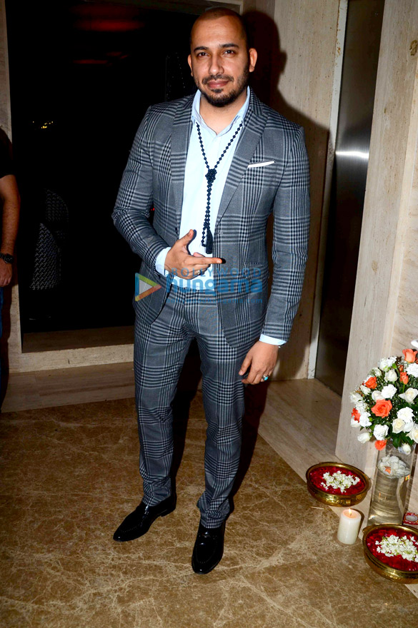celebs grace bhushan kumars diwali party 6