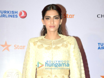 Celebs grace the closing ceremony of 19th Mumbai Film Festival