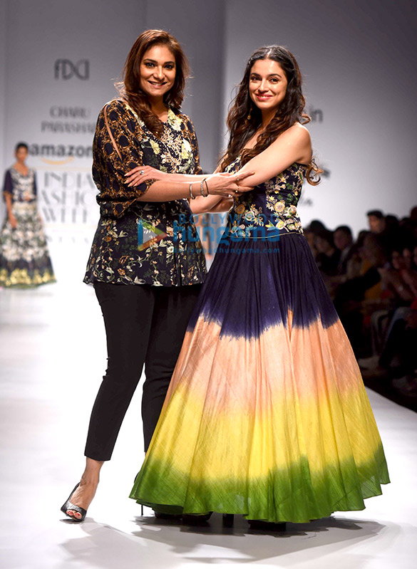 divya khosla kumar walks the ramp for designer charu parashar at the amazon india fashion week 1