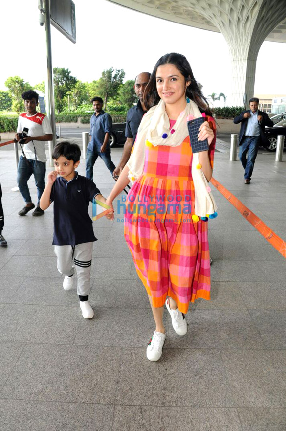 Divya Kumar Khosla and Mandira Bedi at the airport Divya Kumar Khosla and Mandira Bedi at the airport