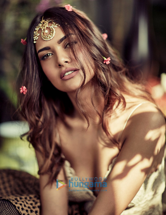 esha gupta 87