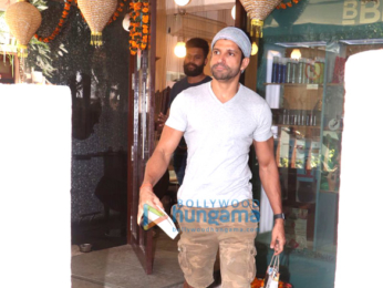 Farhan Akhtar snapped at BBLUNT