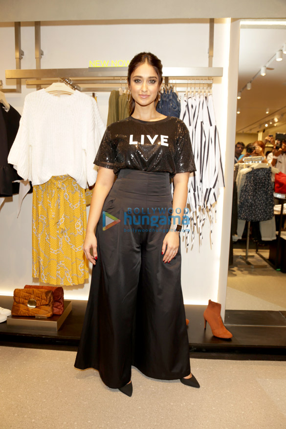 ileana dcruz graces the launch of the new mango store in delhi 1
